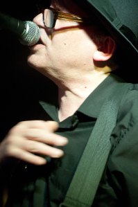 30042012. Concierto Siniestro Total. Doka Antzokia. Donostia. Guillermo Rivas.