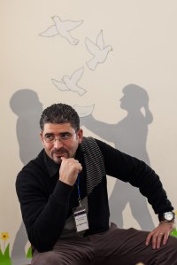 Shafik Amer ejerció como médico en Siria hasta que tuvo que huir amenazado por el régimen. Javi Julio | Nervio Foto