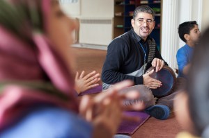 La música es muy importane para Amer como parte de la terapia. Javi Julio | Nervio Foto